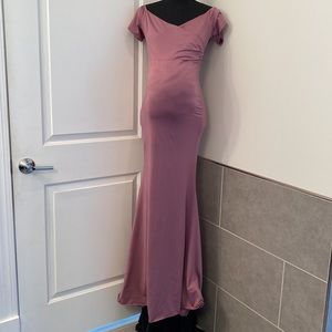 ❤️3/$30 Molliya Maternity Elegant Fitted Stretchy Maxi Gown